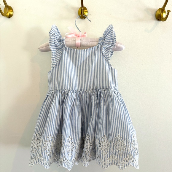 Babygap Eyelet Flutter Dress Size 12-18 months - Picture 1 of 4